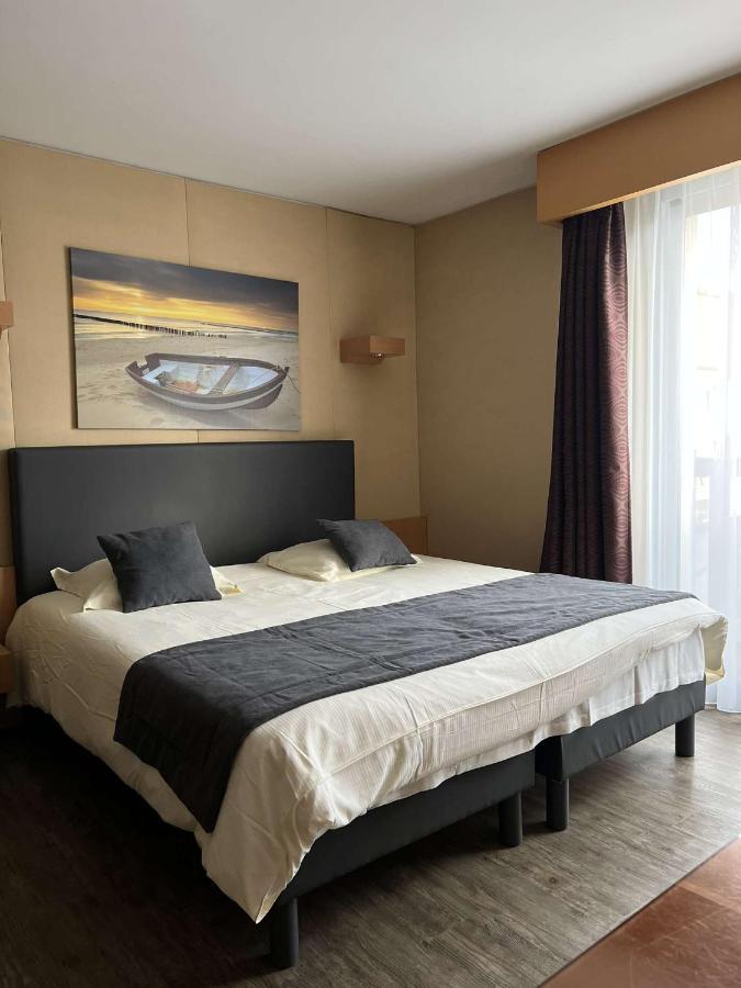 Amiraute Hotel Golf Deauville Touques Eksteriør billede