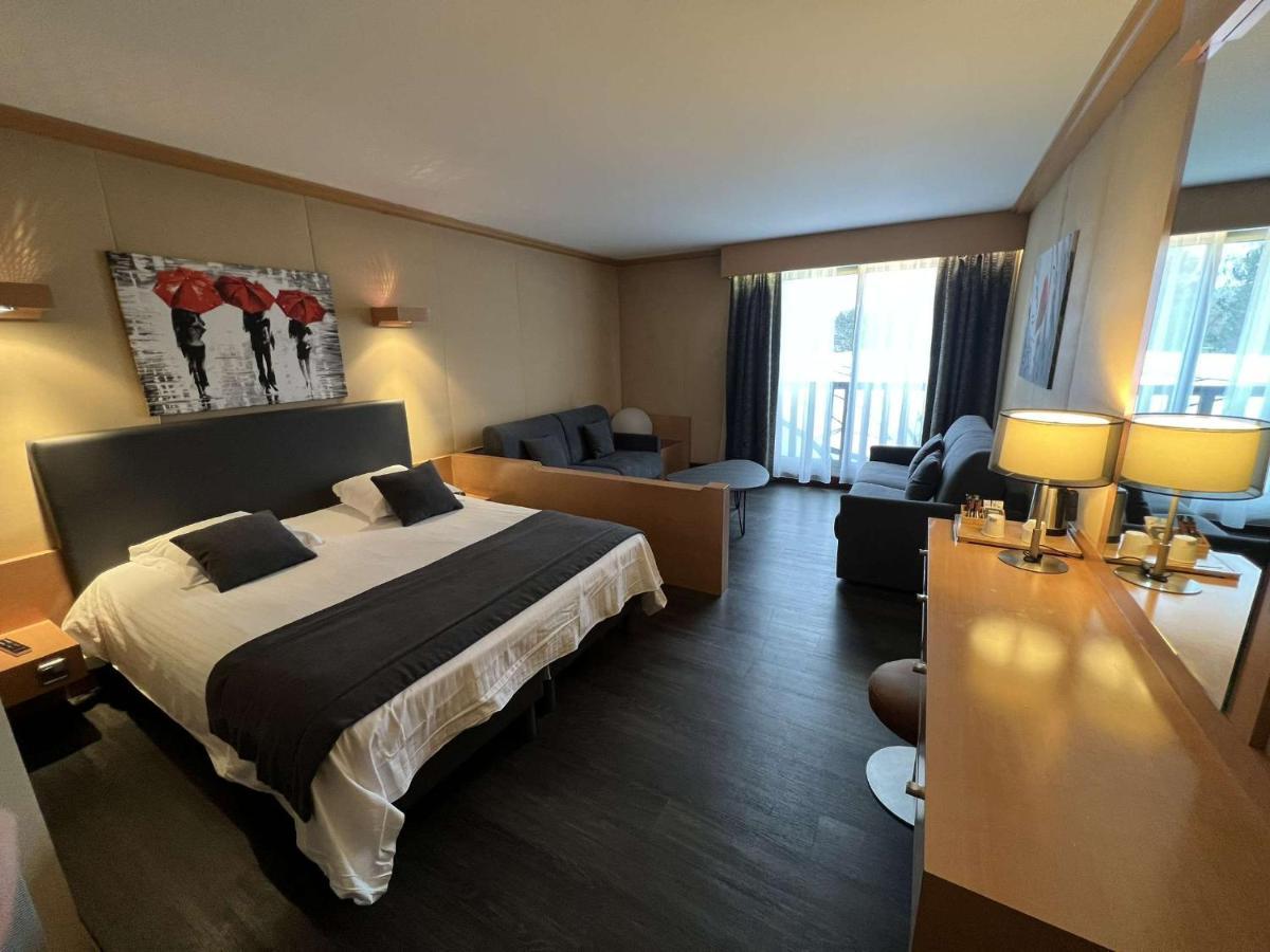 Amiraute Hotel Golf Deauville Touques Eksteriør billede
