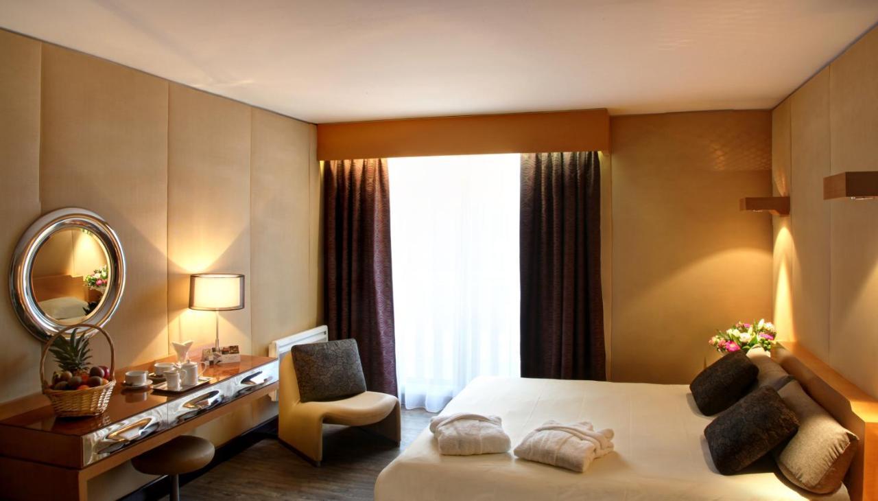 Amiraute Hotel Golf Deauville Touques Eksteriør billede