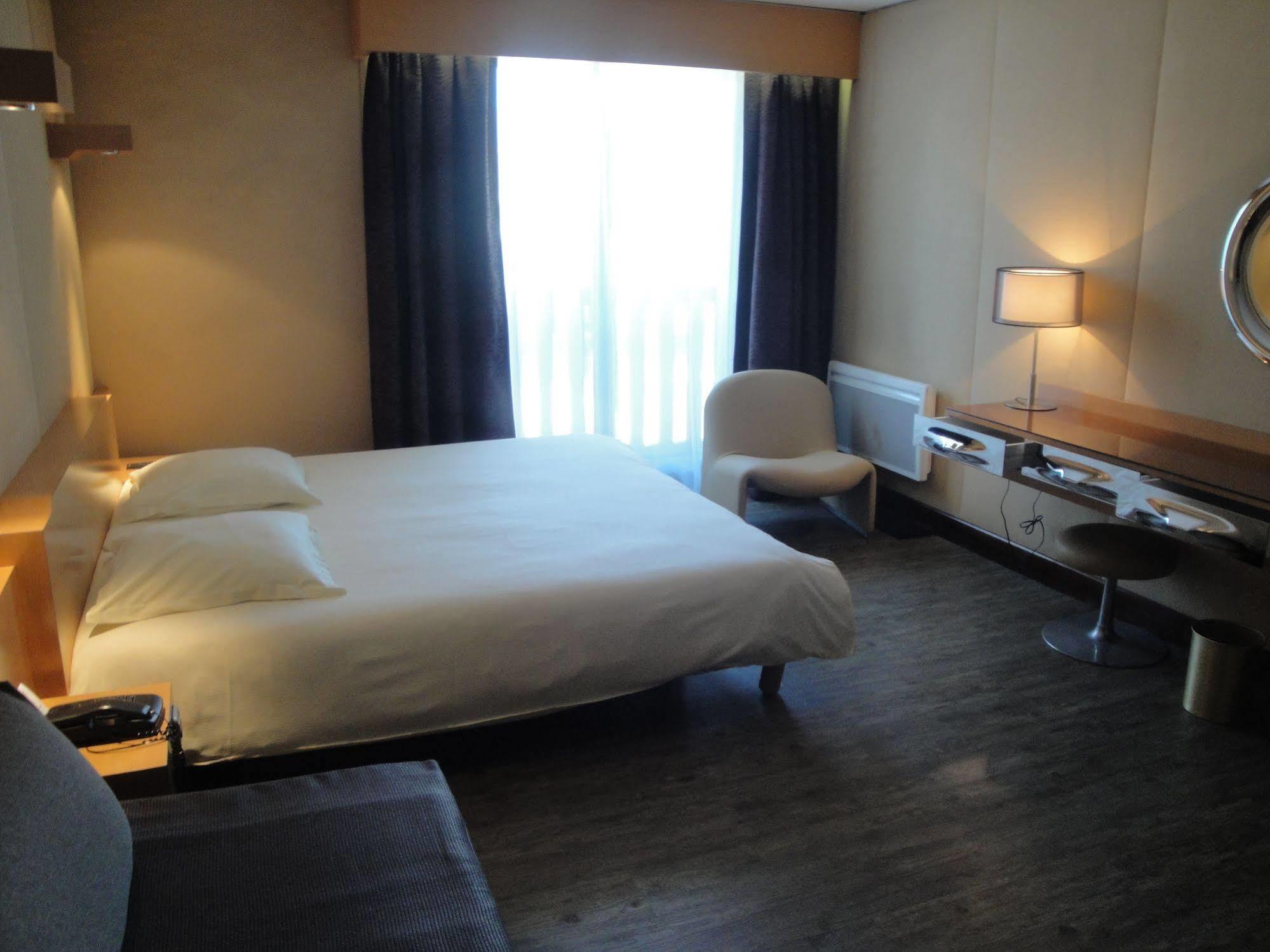 Amiraute Hotel Golf Deauville Touques Eksteriør billede