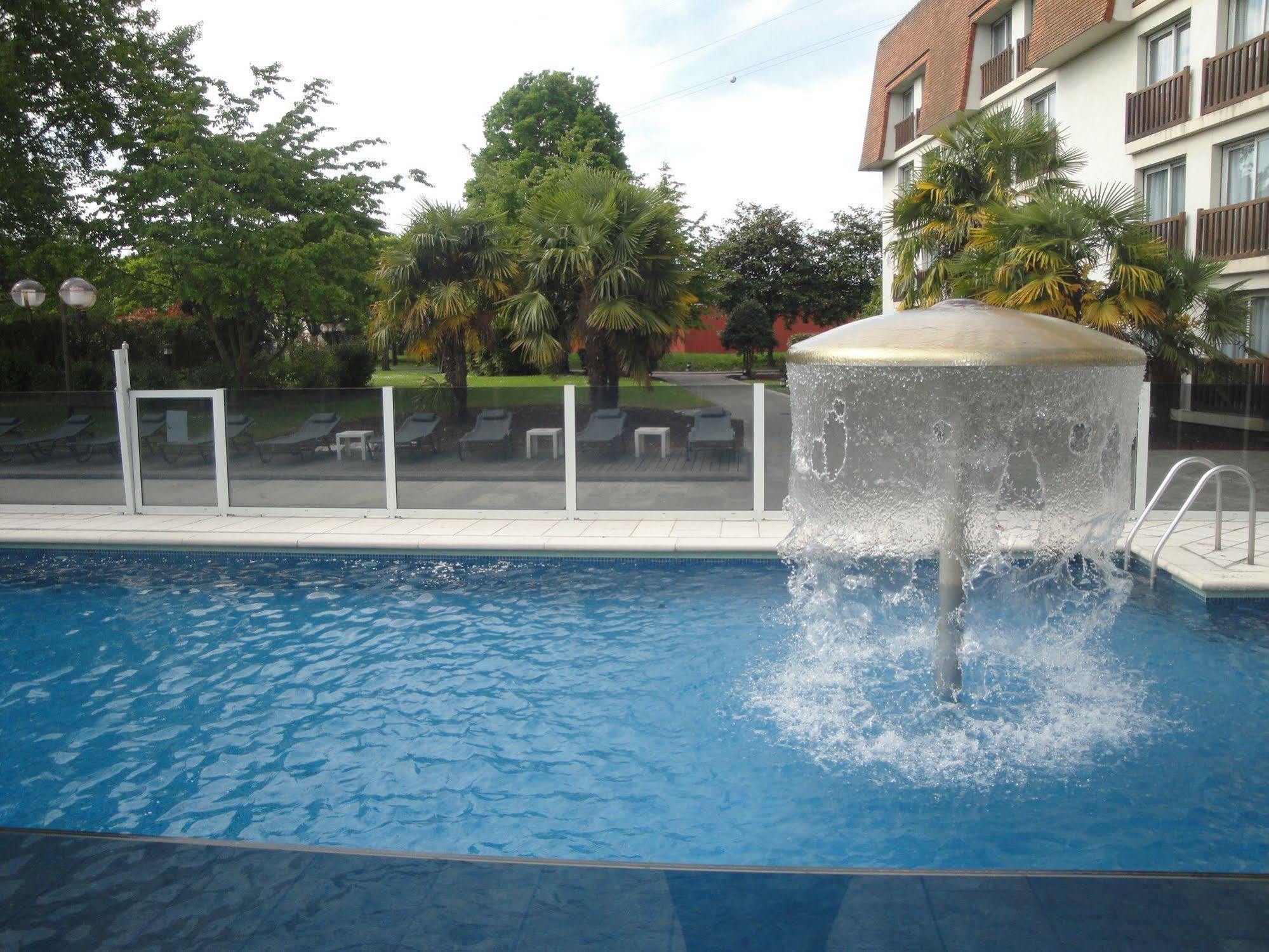 Amiraute Hotel Golf Deauville Touques Eksteriør billede