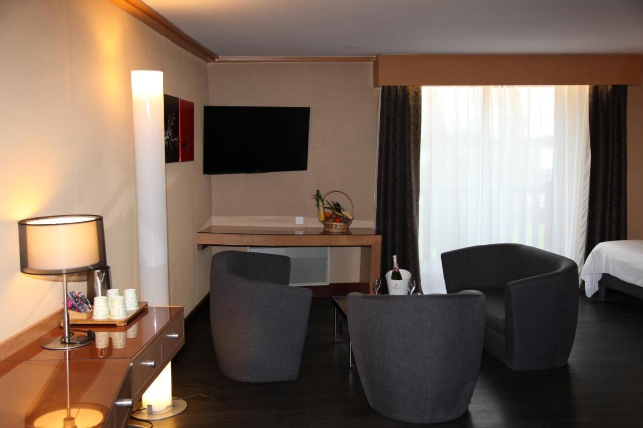 Amiraute Hotel Golf Deauville Touques Eksteriør billede