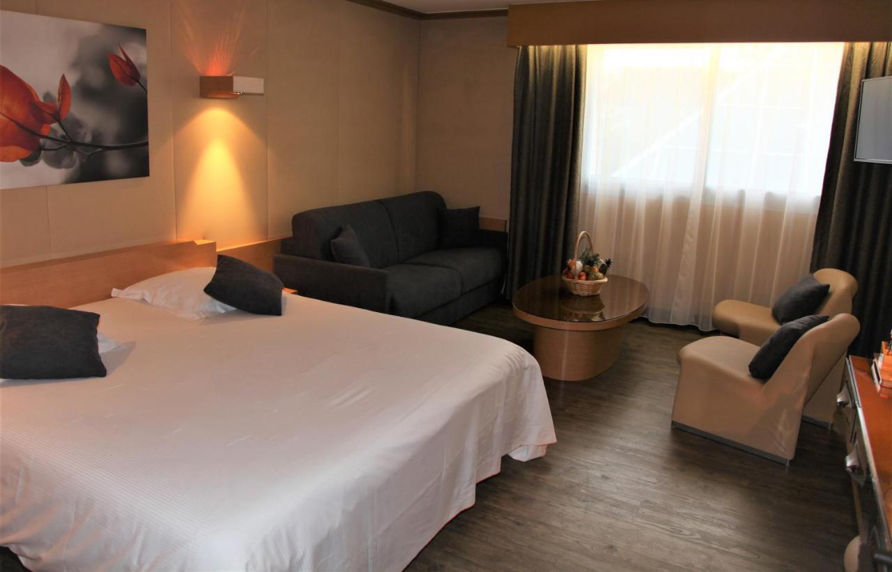 Amiraute Hotel Golf Deauville Touques Eksteriør billede