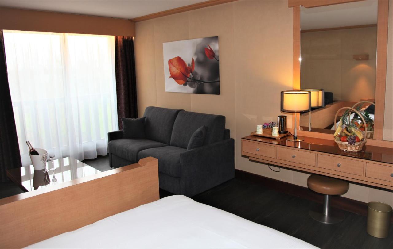 Amiraute Hotel Golf Deauville Touques Eksteriør billede